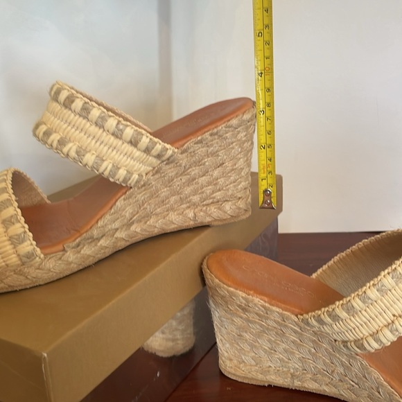 Andre Assous Nolita Rafia wedge sandals, size 8 - Picture 4 of 9